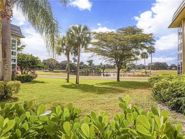 22 Vista Gardens Trail 103, Vero Beach, FL 32962