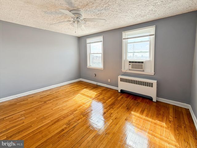 2709 E HOFFMAN ST, Baltimore, MD 21213