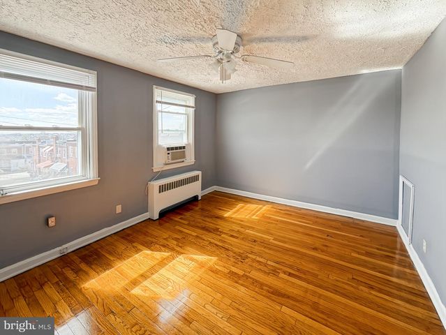 2709 E HOFFMAN ST, Baltimore, MD 21213