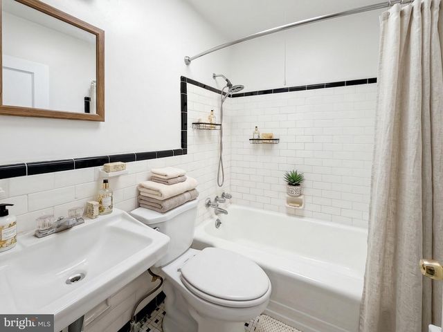 2709 E HOFFMAN ST, Baltimore, MD 21213