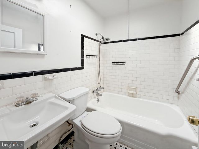 2709 E HOFFMAN ST, Baltimore, MD 21213