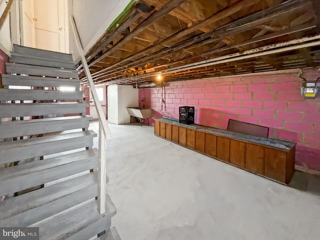 2709 E HOFFMAN ST, Baltimore, MD 21213