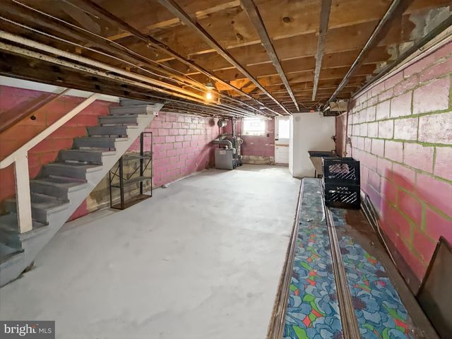 2709 E HOFFMAN ST, Baltimore, MD 21213