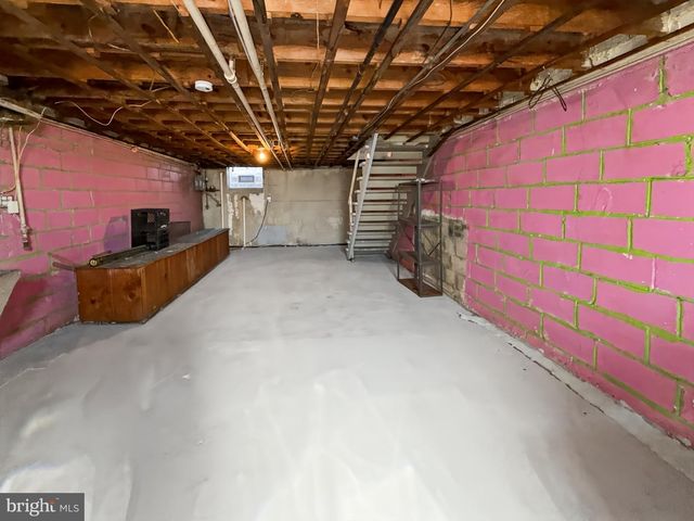 2709 E HOFFMAN ST, Baltimore, MD 21213