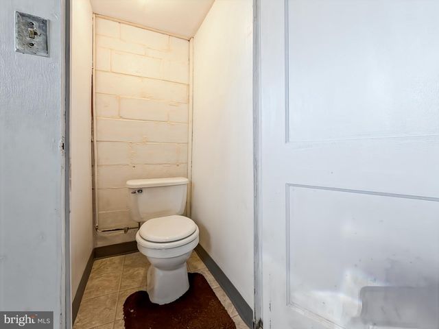 2709 E HOFFMAN ST, Baltimore, MD 21213