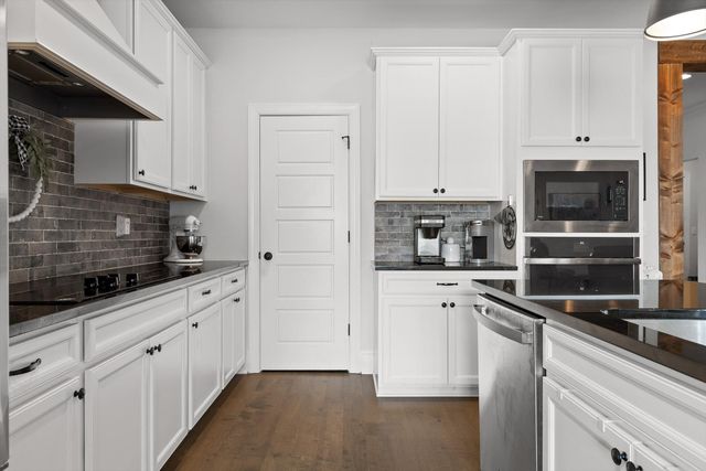 1303 Baldwin Field Circle, Hixson, TN 37343