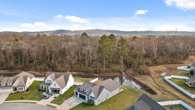 1303 Baldwin Field Circle, Hixson, TN 37343
