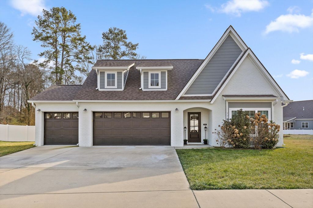 1303 Baldwin Field Circle, Hixson, TN 37343
