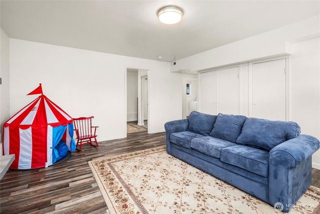 10512 SE 236th Place, Kent, WA 98031