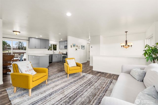 10512 SE 236th Place, Kent, WA 98031