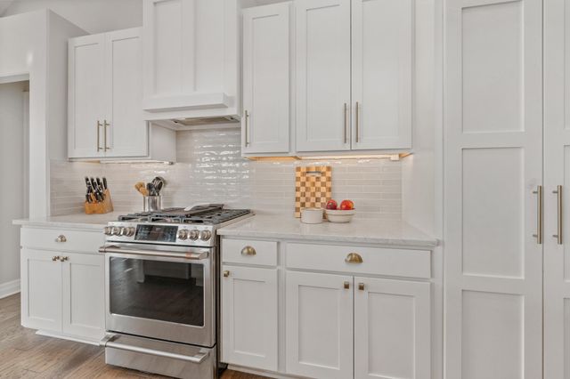 2737 N Eagle Ct, Wichita, KS 67226