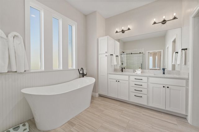 2737 N Eagle Ct, Wichita, KS 67226