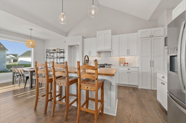 2737 N Eagle Ct, Wichita, KS 67226