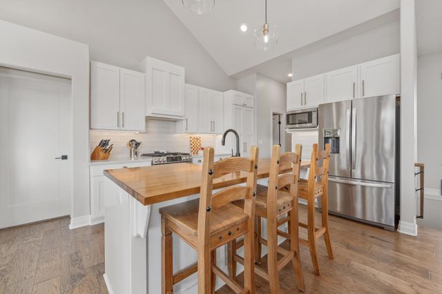 2737 N Eagle Ct, Wichita, KS 67226