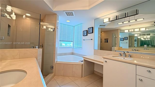 19400 Turnberry Way 1131, Aventura, FL 33180