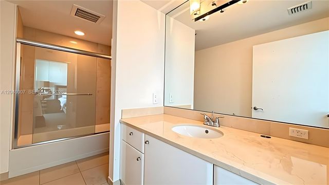 19400 Turnberry Way 1131, Aventura, FL 33180
