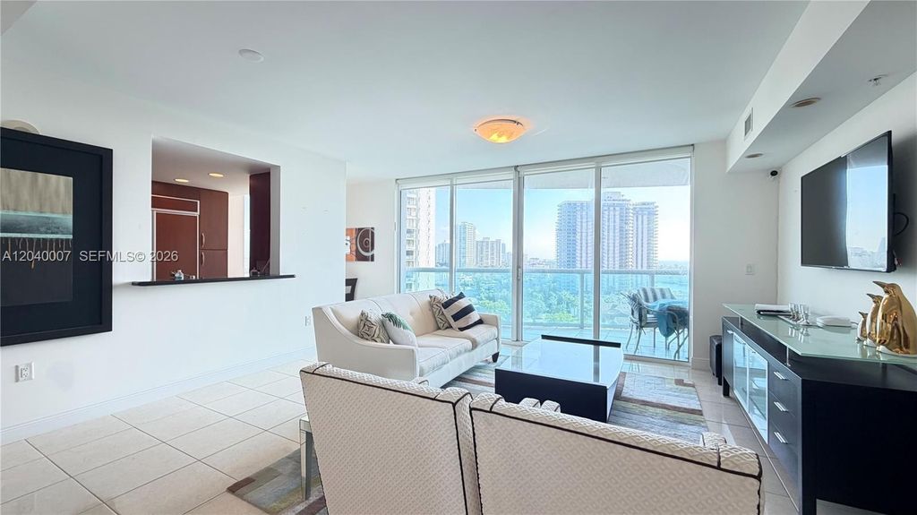 19400 Turnberry Way 1131, Aventura, FL 33180