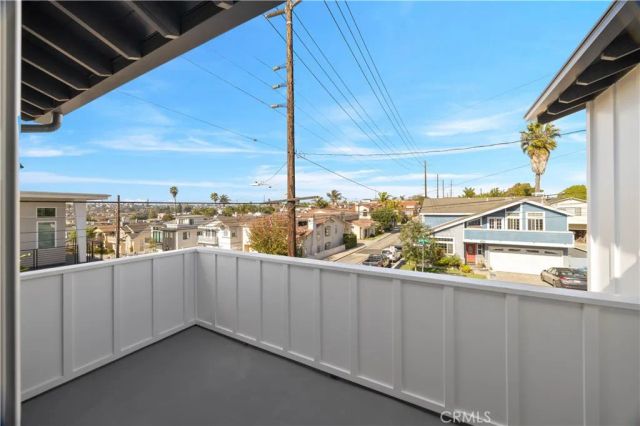 2100 Harriman Lane, Redondo Beach, CA 90278