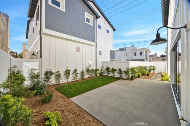 2100 Harriman Lane, Redondo Beach, CA 90278