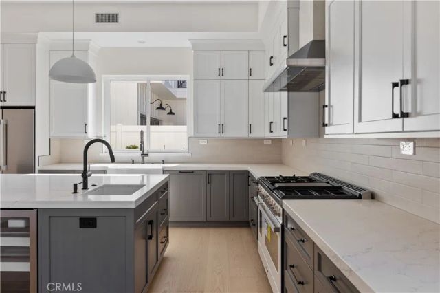 2100 Harriman Lane, Redondo Beach, CA 90278