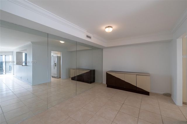 4000 Towerside Ter 908, Miami, FL 33138