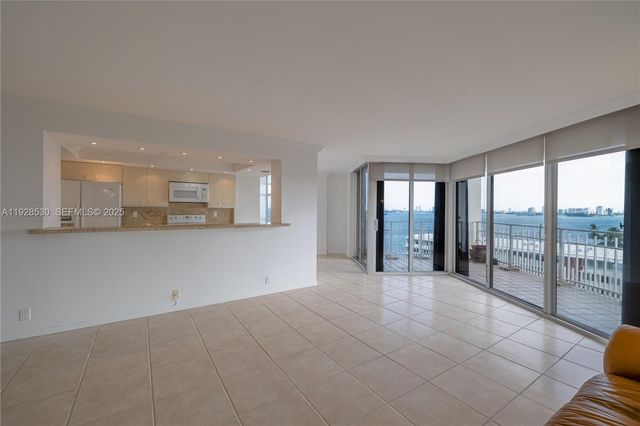 4000 Towerside Ter 908, Miami, FL 33138