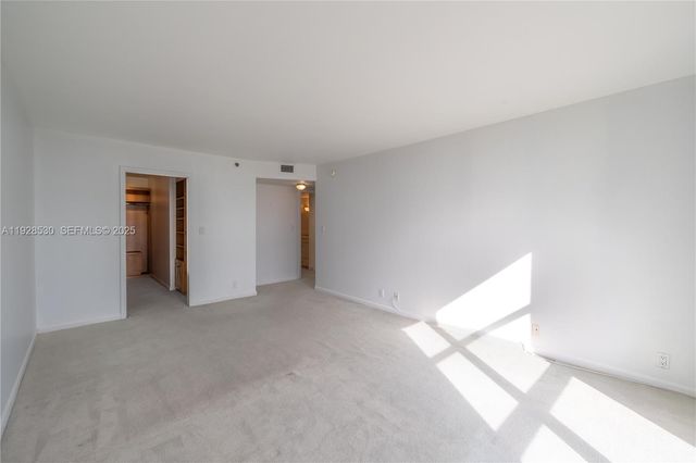 4000 Towerside Ter 908, Miami, FL 33138