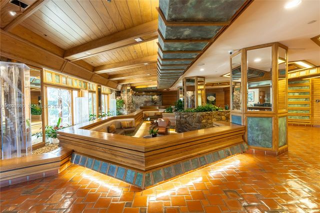 4000 Towerside Ter 908, Miami, FL 33138