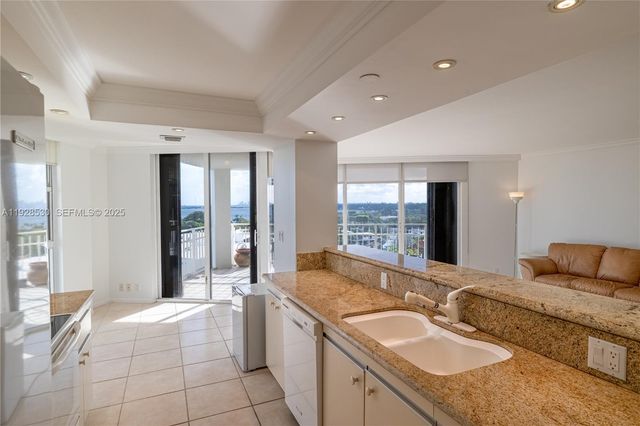 4000 Towerside Ter 908, Miami, FL 33138