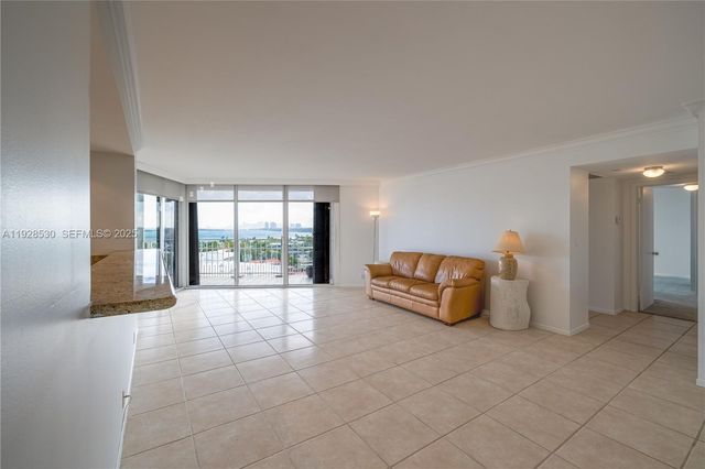 4000 Towerside Ter 908, Miami, FL 33138