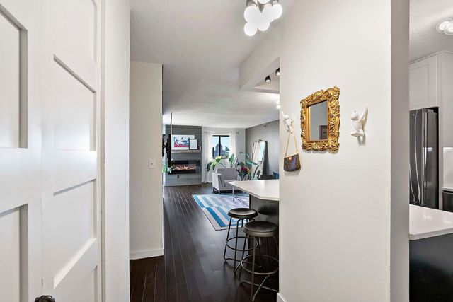 78 10th Street E 2004, Saint Paul, MN 55101