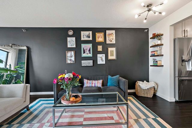 78 10th Street E 2004, Saint Paul, MN 55101