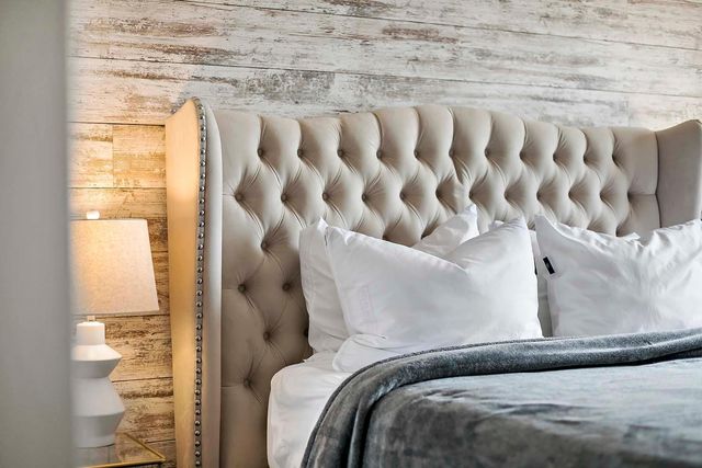 78 10th Street E 2004, Saint Paul, MN 55101