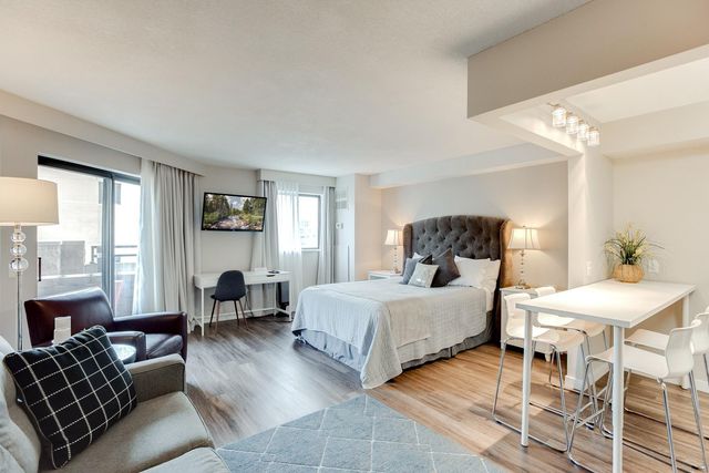 78 10th Street E 2004, Saint Paul, MN 55101