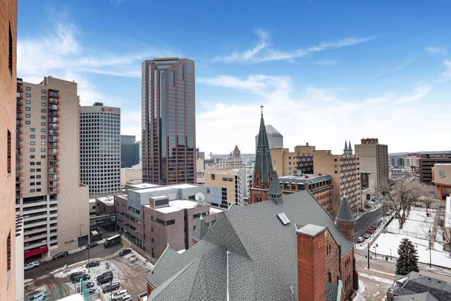 78 10th Street E 2004, Saint Paul, MN 55101