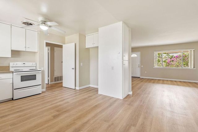 42280 Kansas Street, Palm Desert, CA 92211