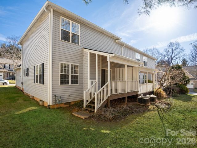 15 Willowick Drive, Asheville, NC 28803