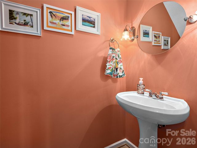 15 Willowick Drive, Asheville, NC 28803