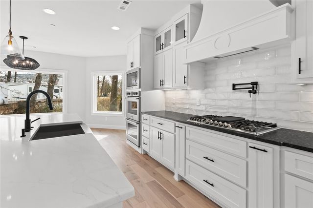 1331 Greyback Lane, Centerton, AR 72719