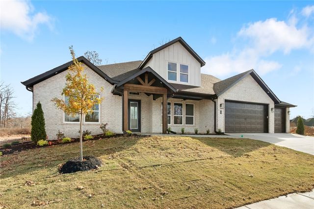 1331 Greyback Lane, Centerton, AR 72719