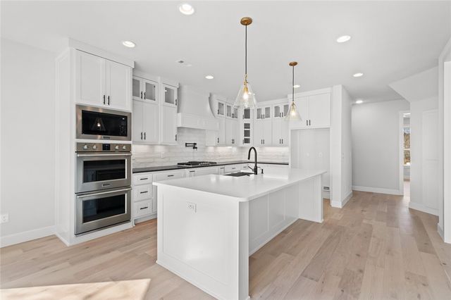 1331 Greyback Lane, Centerton, AR 72719