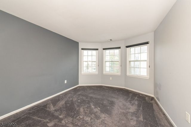 69 Amethyst Lane, Paterson City, NJ 07501