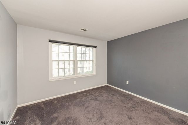 69 Amethyst Lane, Paterson City, NJ 07501