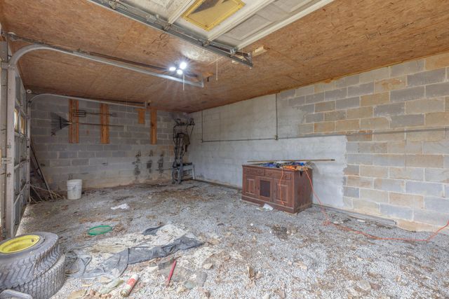 1270 Jones Crossing Road, Whitwell, TN 37397