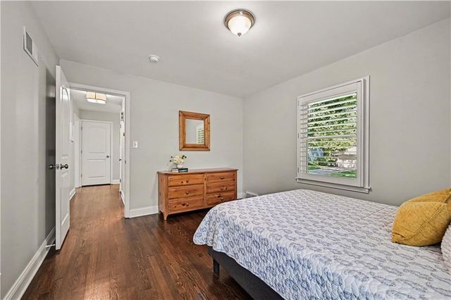 6340 Reeds Drive, Mission, KS 66202