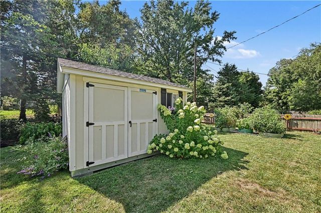 6340 Reeds Drive, Mission, KS 66202