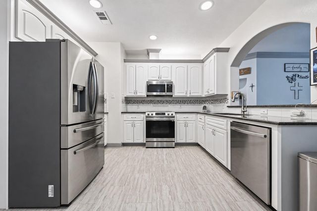 3319 Hemingway Drive, Montgomery, TX 77356
