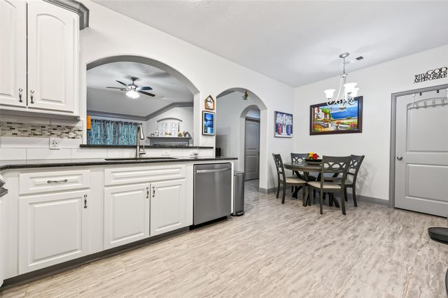 3319 Hemingway Drive, Montgomery, TX 77356
