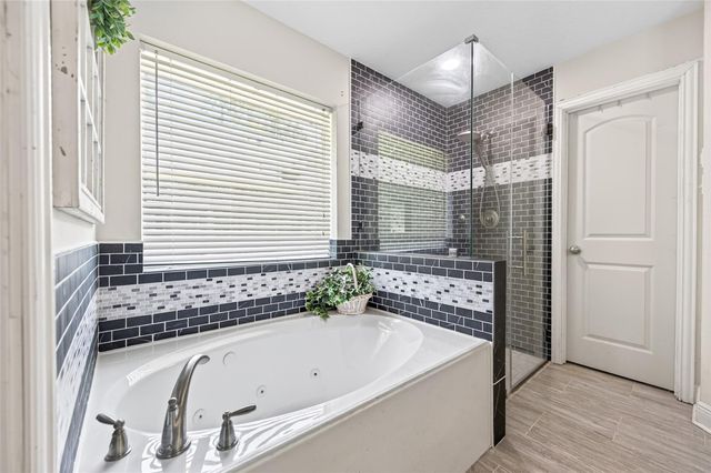 3319 Hemingway Drive, Montgomery, TX 77356