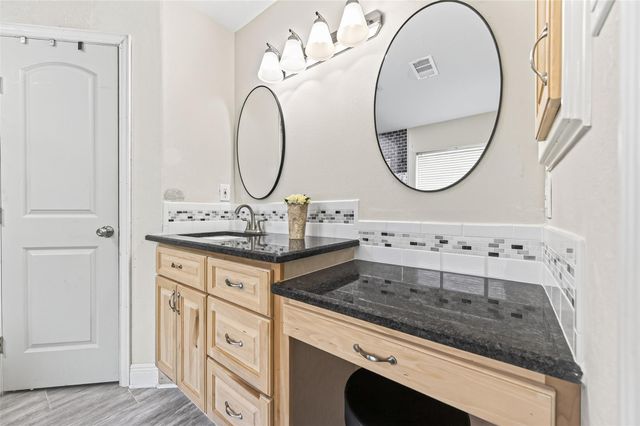 3319 Hemingway Drive, Montgomery, TX 77356